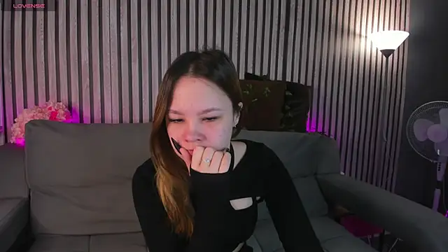 Lori Bllossom online show from 04/07/26, 01:06