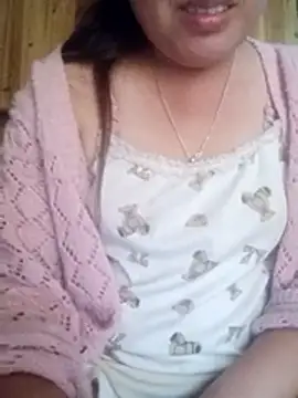 Snapshot of Abi-ni chatting on 06/17/26, 01:41 Abi-ni online show from 06/17/26, 01:41