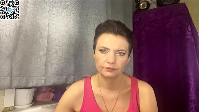 Snapshot of HotMamaQueen234 chatting on 05/27/26, 07:11 HotMamaQueen234 online show from 05/27/26, 07:11