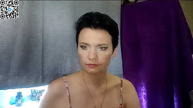 Snapshot of HotMamaQueen234 chatting on 06/10/26, 10:36 HotMamaQueen234 online show from 06/10/26, 10:36