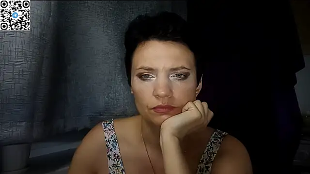 Snapshot of HotMamaQueen234 chatting on 06/13/26, 08:07 HotMamaQueen234 online show from 06/13/26, 08:07
