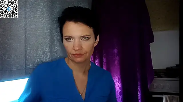 Snapshot of HotMamaQueen234 chatting on 06/16/26, 12:08 HotMamaQueen234 online show from 06/16/26, 12:08