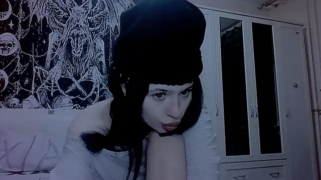 AllisonDeetz online show from 04/21/26, 08:23