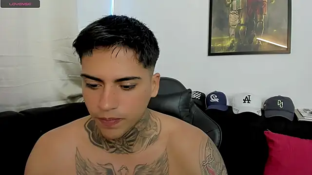 Snapshot of sweetlatinoboy chatting on 03/16/26, 02:54 sweetlatinoboy online show from 03/16/26, 02:54