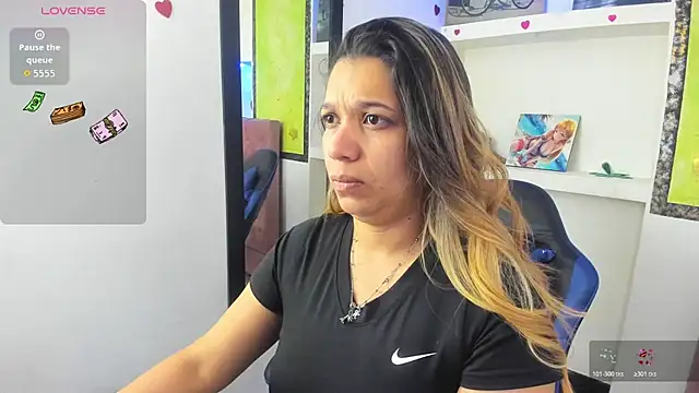 Snapshot of Melisa_14 chatting on 06/15/26, 11:23 Melisa 14 online show from 06/15/26, 11:23