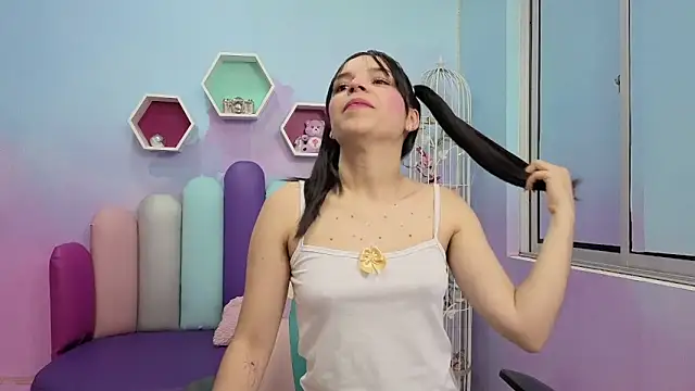Isaa Skinny online show from 06/08/26, 03:51