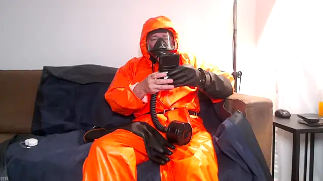 latexslaveboy online show from 06/14/26, 08:00
