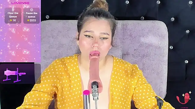 abby blond1 online show from 04/13/26, 11:27