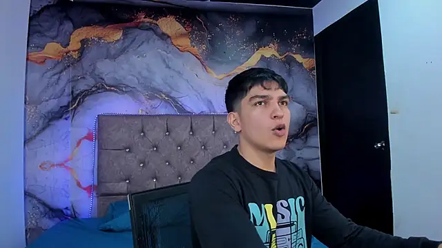 Snapshot of ZytherWolf chatting on 03/17/26, 03:33 ZytherWolf online show from 03/17/26, 03:33