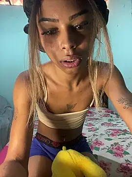 Snapshot of viczinaofc chatting on 03/18/26, 05:49 viczinaofc online show from 03/18/26, 05:49