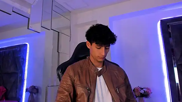 MaxiimoRomano  online show from 03/25/26, 01:17
