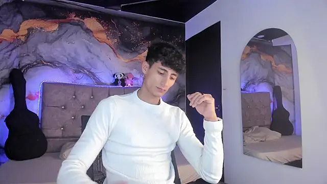 MaxiimoRomano  online show from 04/23/26, 01:24