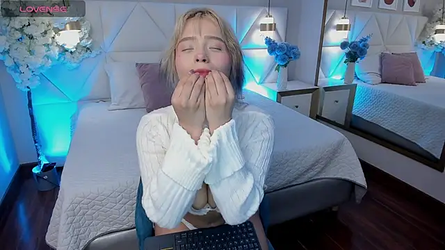 Mavis luxury online show from 04/29/26, 03:21