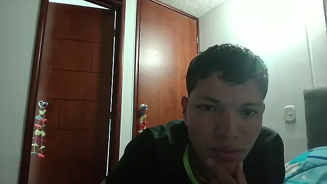 Snapshot of EK_DESIRE chatting on 03/17/26, 05:00 EK DESIRE online show from 03/17/26, 05:00