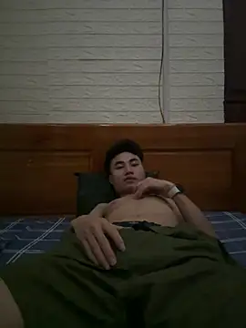 Hoanganhdayroii online show from 04/15/26, 02:29