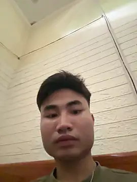 Hoanganhdayroii online show from 05/02/26, 12:26