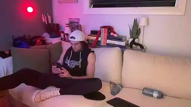 Snapshot of DylanBrook chatting on 04/03/26, 08:51 DylanBrook online show from 04/03/26, 08:51