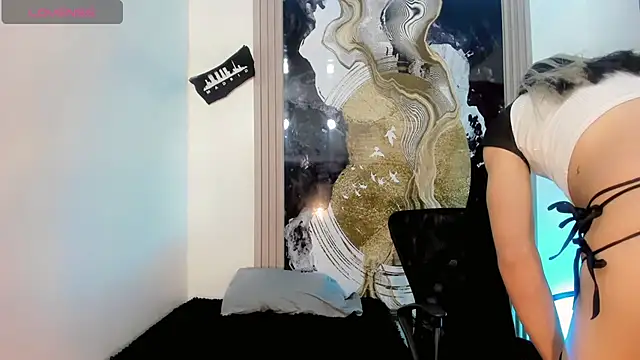 Tiffany Velanyer   online show from 07/17/26, 03:35