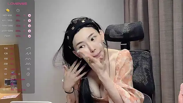 kiki-12 online show from 04/18/26, 11:49