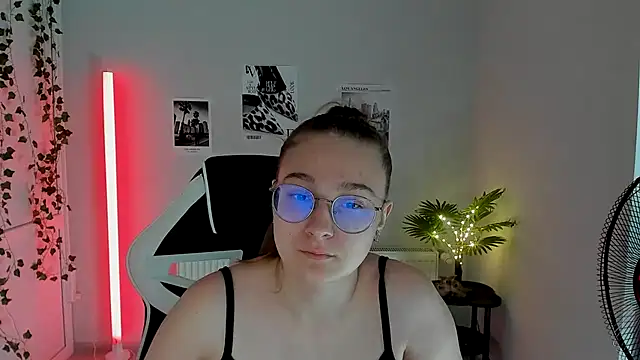 Snapshot of Mia_kristal chatting on 07/14/26, 08:08 Mia kristal online show from 07/14/26, 08:08