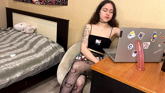 Snapshot of Holy_Mariaaa chatting on 05/04/26, 06:15 Holy Mariaaa online show from 05/04/26, 06:15
