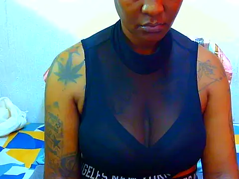 Snapshot of Tattooedgoddess33 chatting on 03/30/26, 08:15 Tattooedgoddess33 online show from 03/30/26, 08:15