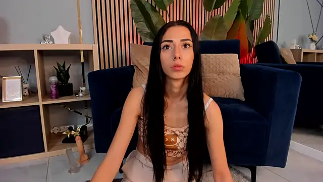 Snapshot of TiaCyrrus chatting on 05/15/26, 01:51 TiaCyrrus online show from 05/15/26, 01:51
