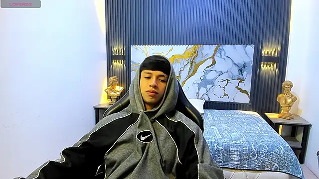 AdrianFranko online show from 04/30/26, 01:28