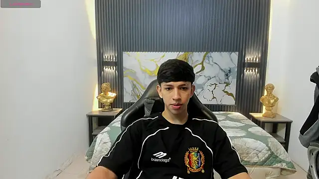 Snapshot of AdrianFranko chatting on 05/07/26, 01:27 AdrianFranko online show from 05/07/26, 01:27
