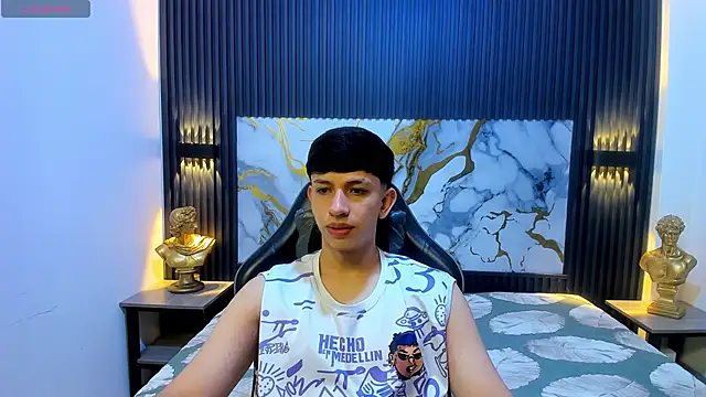 Snapshot of AdrianFranko chatting on 06/05/26, 01:28 AdrianFranko online show from 06/05/26, 01:28