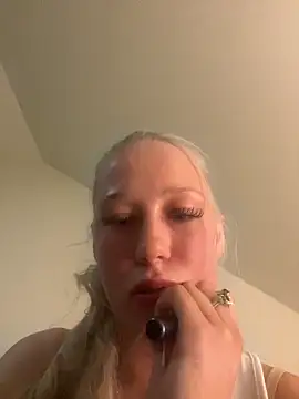 LeniMaria online show from 03/18/26, 08:23