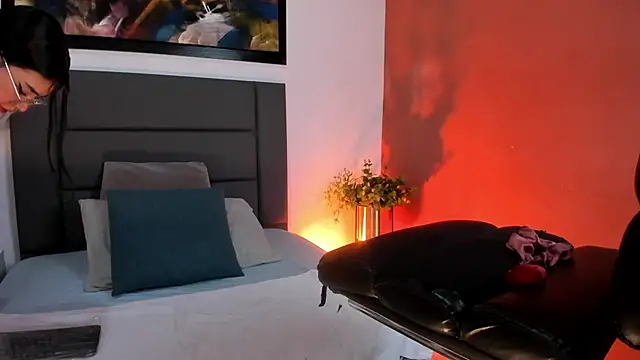 AnnieBlluee online show from 04/25/26, 02:58