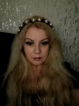 Snapshot of FionaCage chatting on 03/17/26, 06:33 FionaCage online show from 03/17/26, 06:33