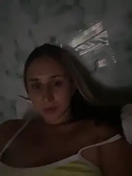 Snapshot of VictoriaWhitmore chatting on 04/06/26, 03:59 VictoriaWhitmore online show from 04/06/26, 03:59