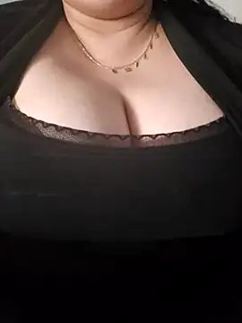 emiliecurvy83 online show from 03/24/26, 01:05