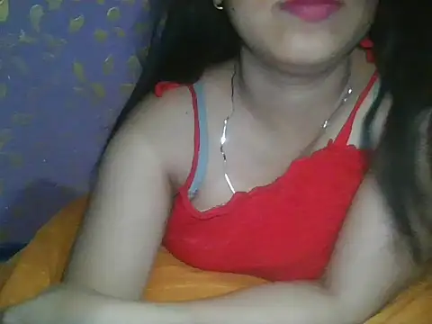 Snapshot of Qween_Seelu chatting on 06/18/26, 02:01 Qween Seelu online show from 06/18/26, 02:01