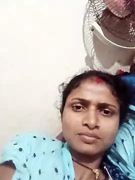 Snapshot of Leelaaji chatting on 04/21/26, 02:12 Leelaaji online show from 04/21/26, 02:12