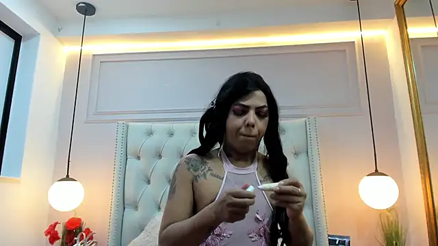 MiiaRestrepo online show from 04/18/26, 11:36