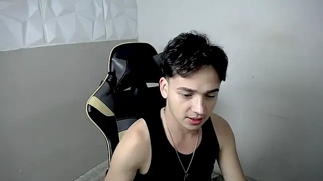 Snapshot of Mathias_twinkk chatting on 05/28/26, 05:49 Mathias twinkk online show from 05/28/26, 05:49