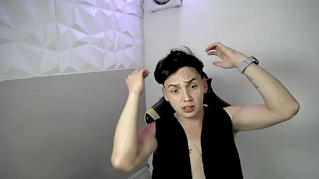 Snapshot of Mathias_twinkk chatting on 05/31/26, 04:42 Mathias twinkk online show from 05/31/26, 04:42
