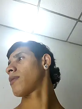 ZADQUIELHOT online show from 06/12/26, 04:11