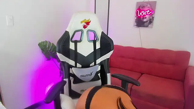 athena foxx online show from 04/07/26, 01:33