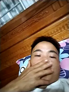 boy-pho- online show from 03/18/26, 11:46