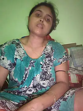 Snapshot of hotbhabhi_0 chatting on 04/03/26, 01:42 hotbhabhi 0 online show from 04/03/26, 01:42