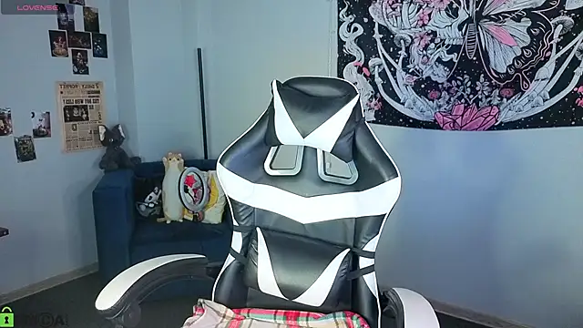 LittleKittenStar online show from 04/26/26, 03:04