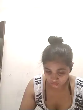 Snapshot of LovelyRenu chatting on 03/30/26, 02:18 LovelyRenu online show from 03/30/26, 02:18