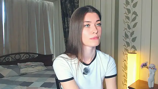 Snapshot of JulissaLipoma chatting on 06/04/26, 07:25 JulissaLipoma online show from 06/04/26, 07:25