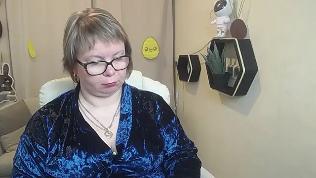 BonnnyBoobsy online show from 04/11/26, 07:45