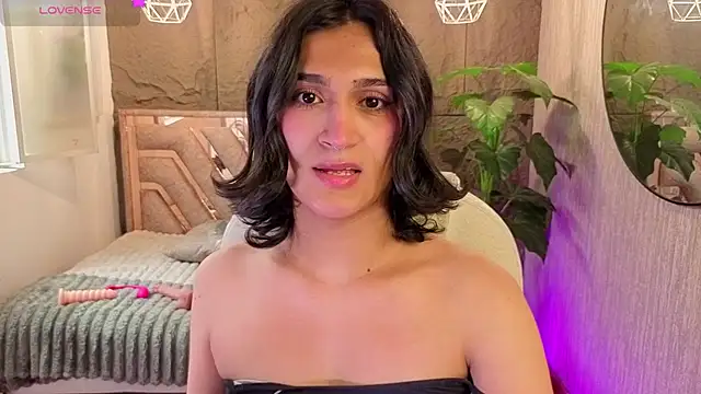 Snapshot of Zoee_Kiss_ chatting on 07/19/26, 07:50 Zoee Kiss online show from 07/19/26, 07:50