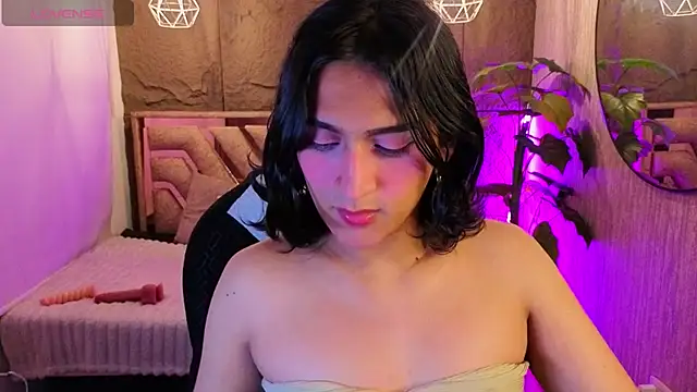 Snapshot of Zoee_Kiss_ chatting on 07/29/26, 06:44 Zoee Kiss online show from 07/29/26, 06:44